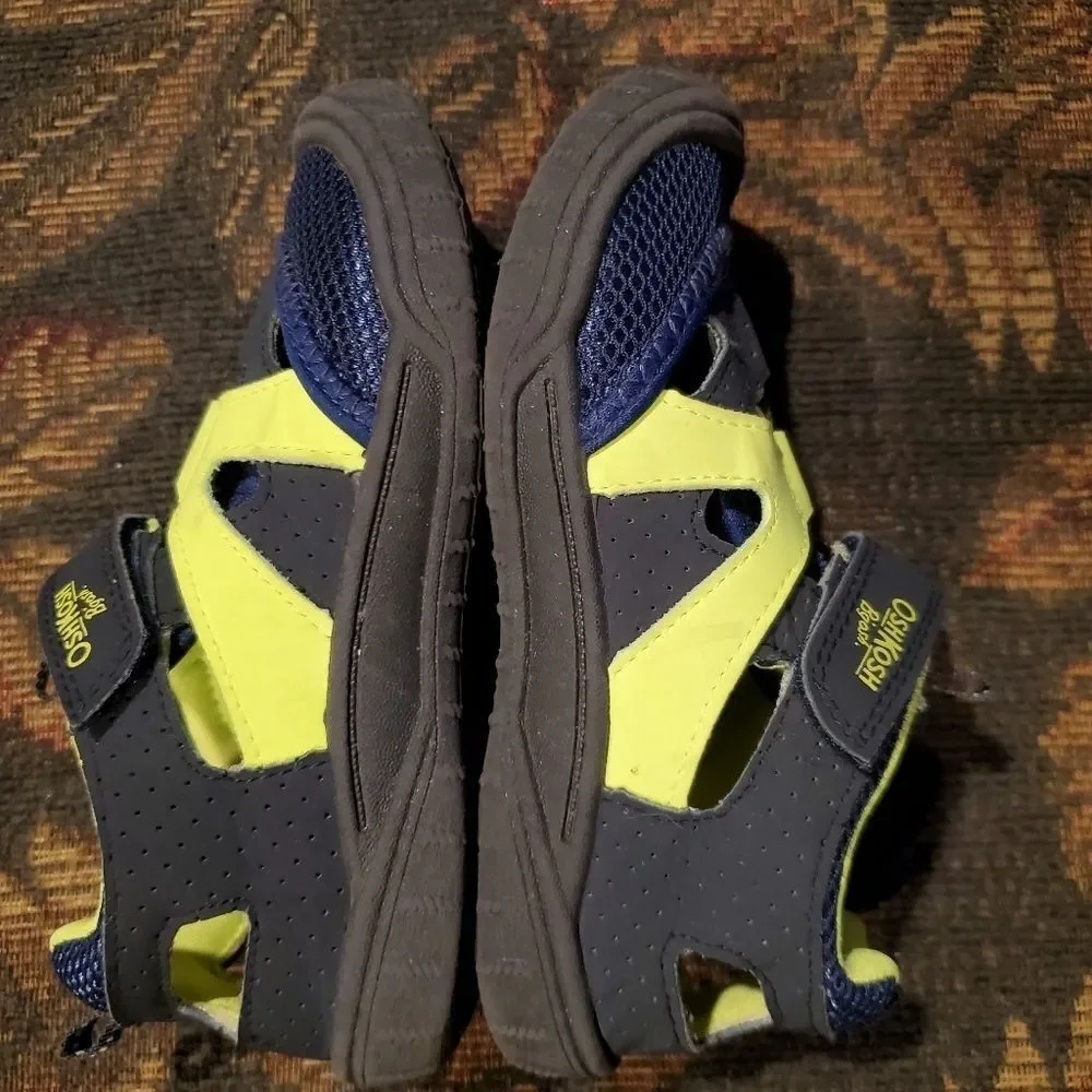 OshKosh B'Gosh Water Shoes Size 12/18.1 cm
